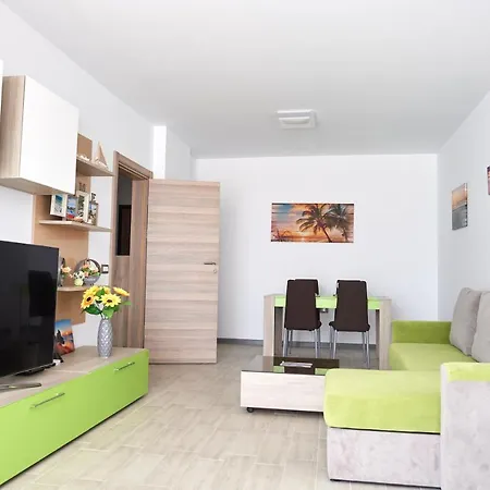 N Pool Apartment *